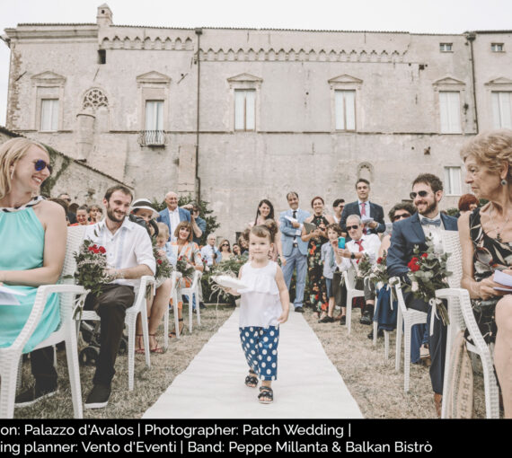 Location: Palazzo d’Avalos | Photographer: Patch Wedding | Wedding planner: Vento d’Eventi | Band: Peppe Millanta & Balkan Bistrò