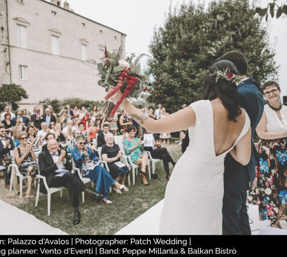 Location: Palazzo d’Avalos | Photographer: Patch Wedding | Wedding planner: Vento d’Eventi | Band: Peppe Millanta & Balkan Bistrò