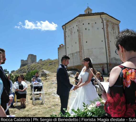 Location: Rocca Calascio | Ph: Sergio di Benedetto | Fiorista: Magia d’estate – Sulmona